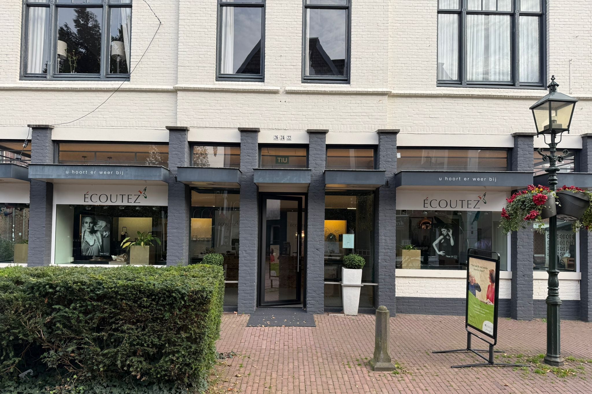 Ecoutez by Makker Baarn